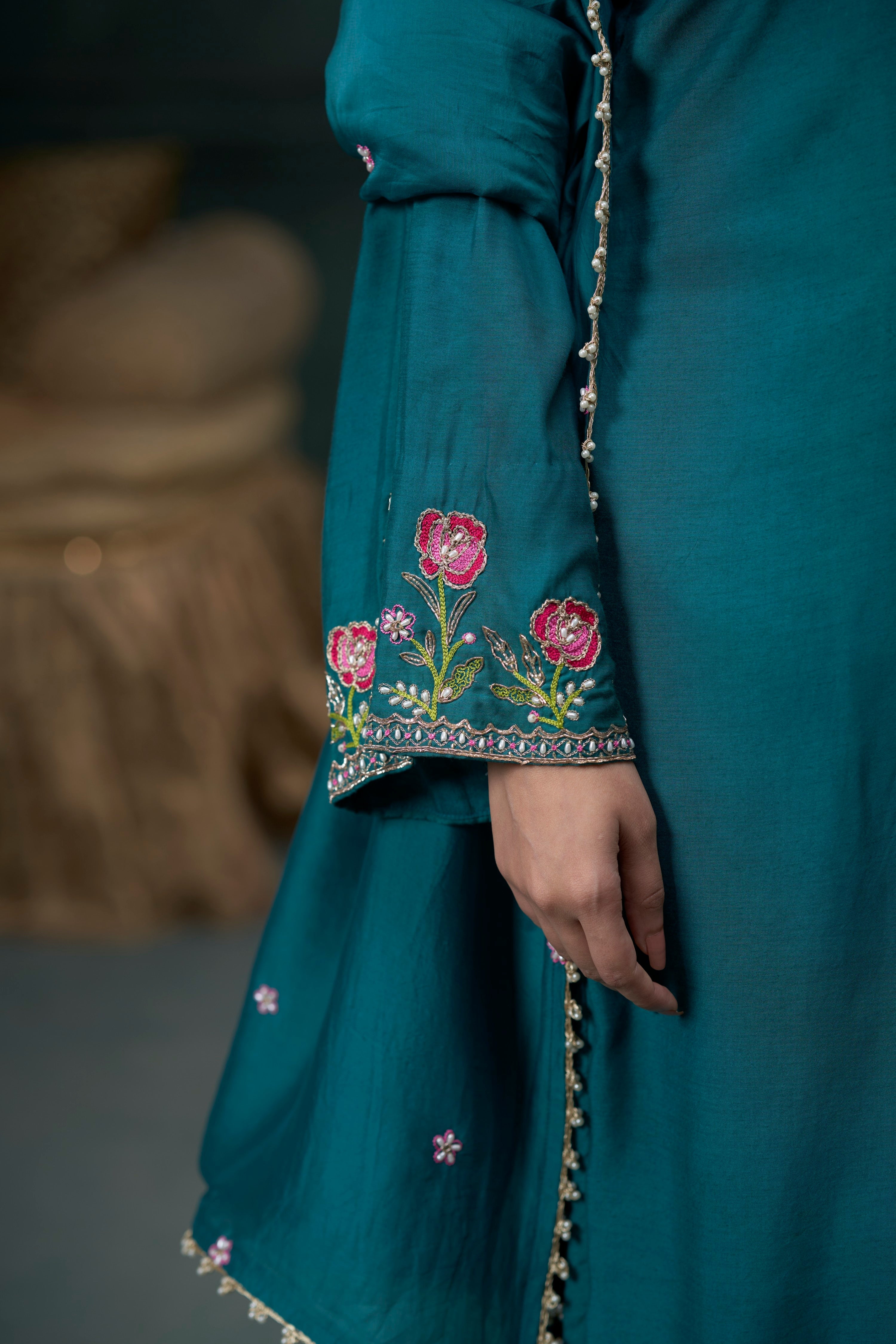 Hari Kurta