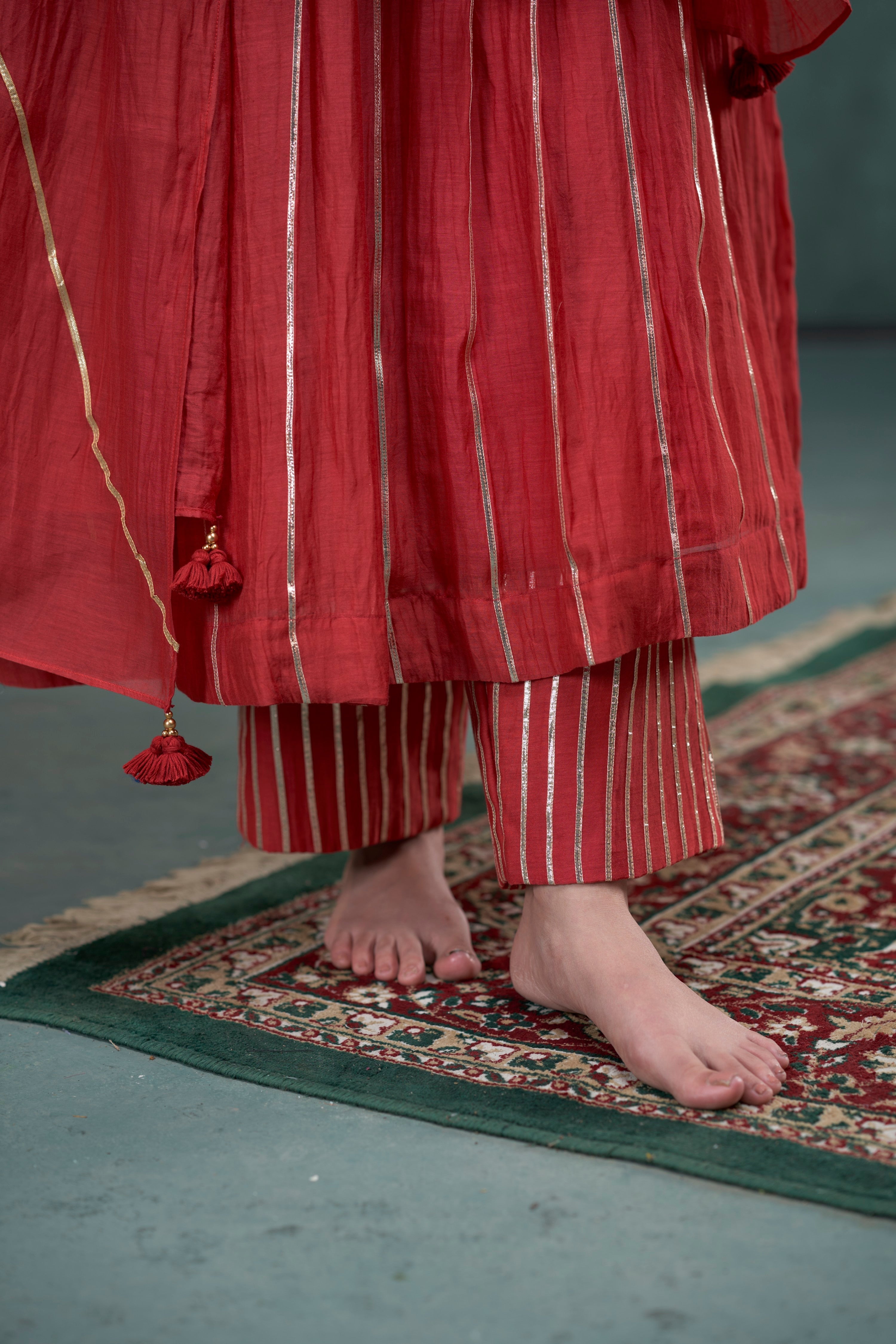 Laal Kurta