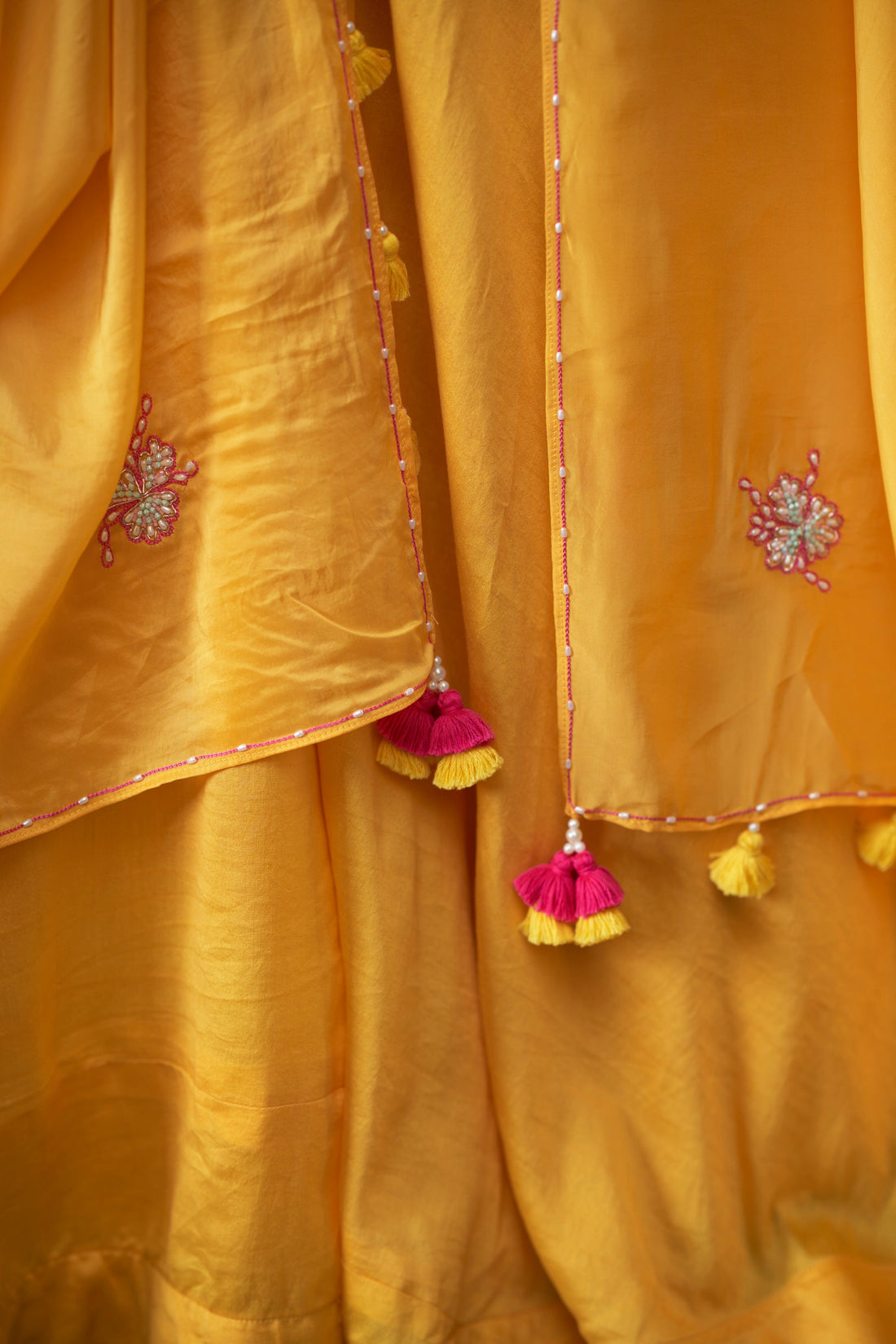 Peela rang ghagra