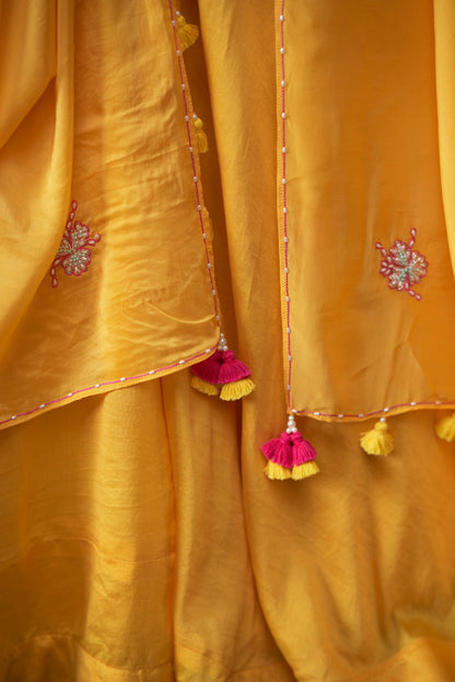 Peela rang ghagra