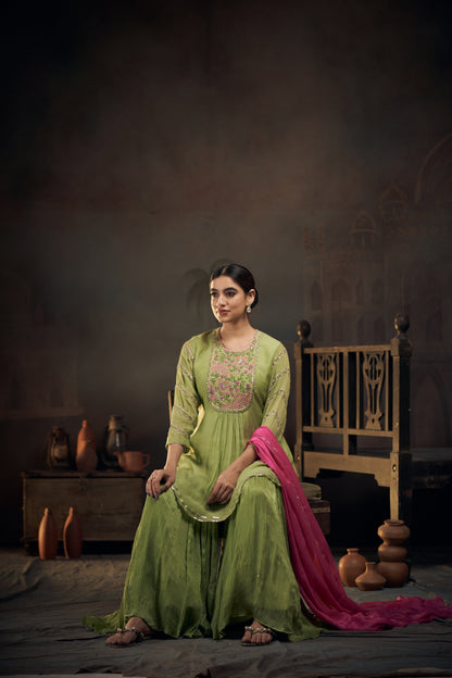 Sufiana Sharara sets