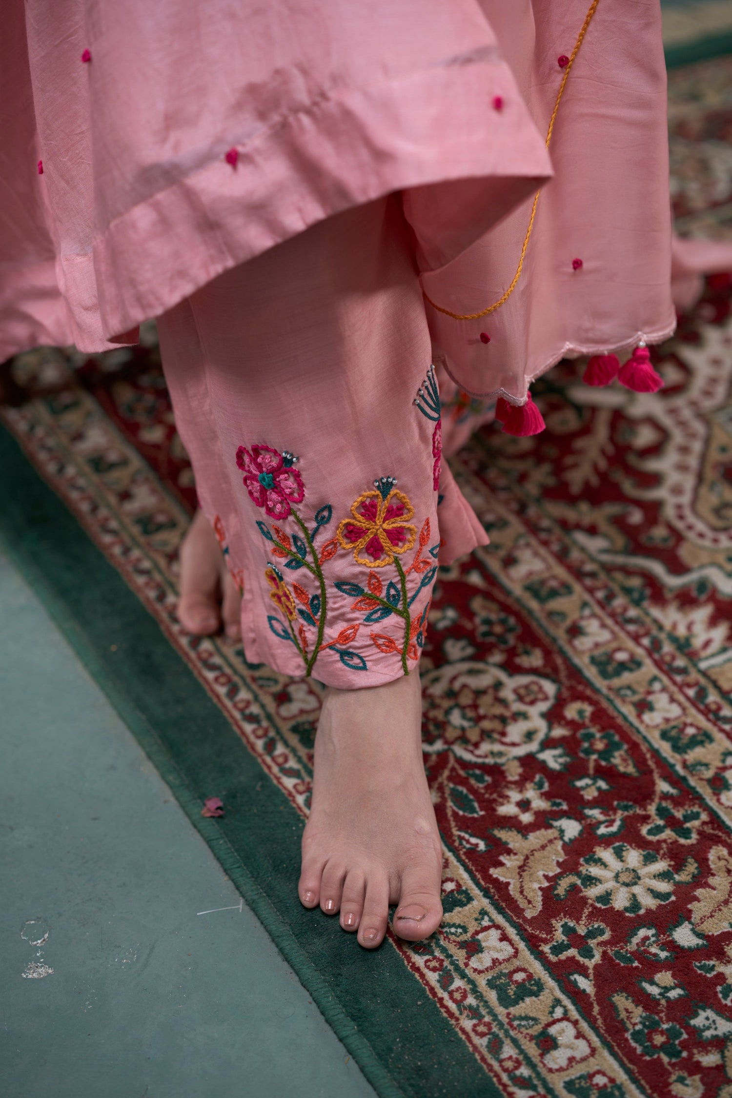 Gulabi Kurta