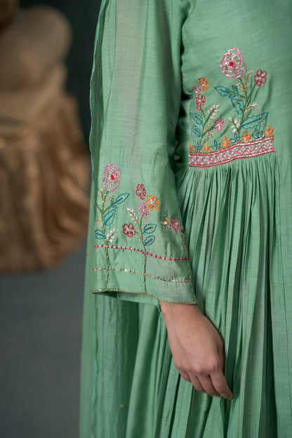 Pista Kurta