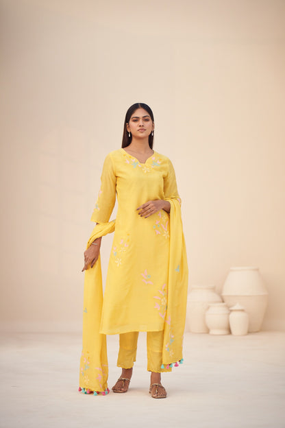 Suraai Kurta Set