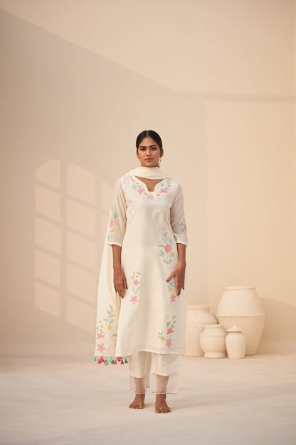 Suraai Kurta Set