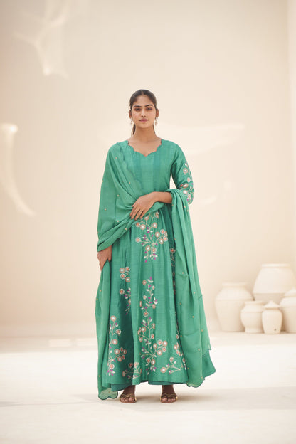 Vaadiya anarkali set